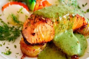 Salmão ao Molho Pesto