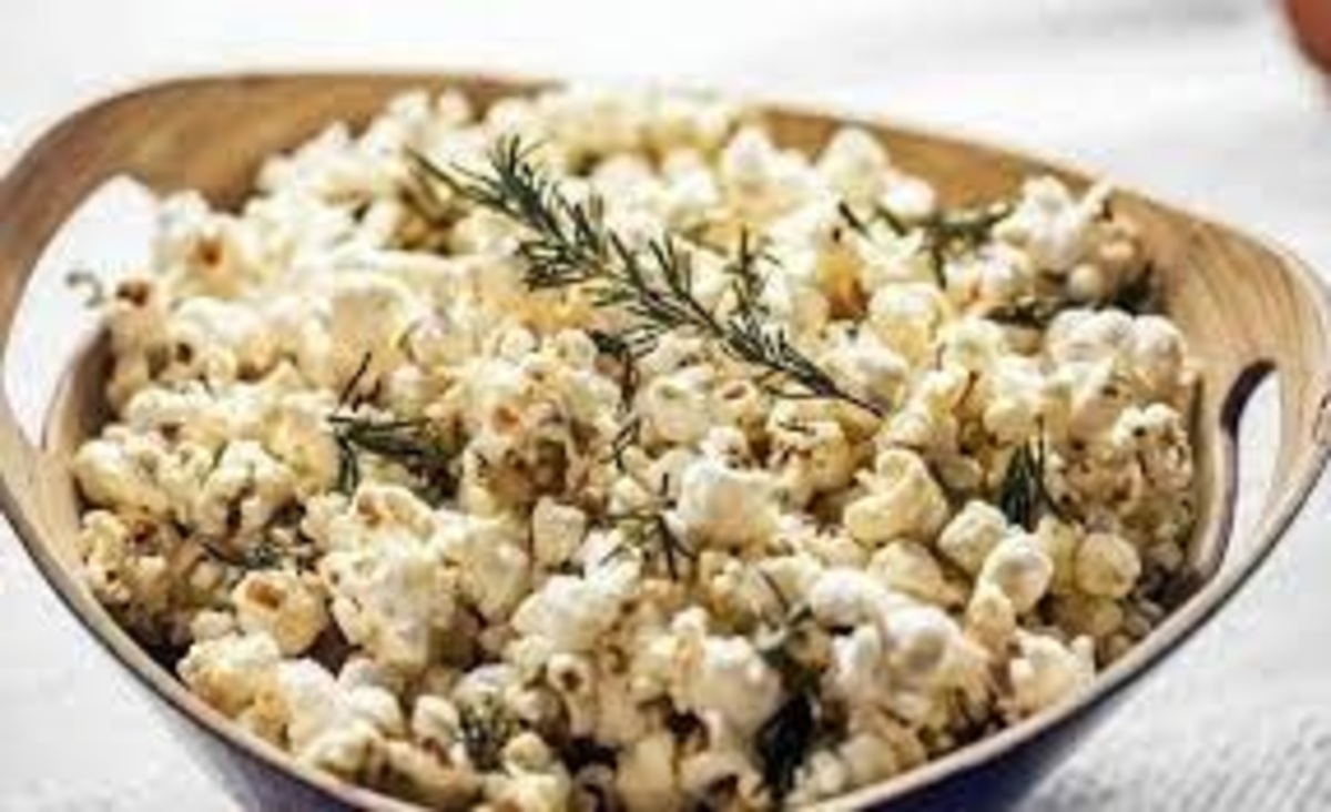 Aprenda a fazer pipoca aromatizada com alecrim