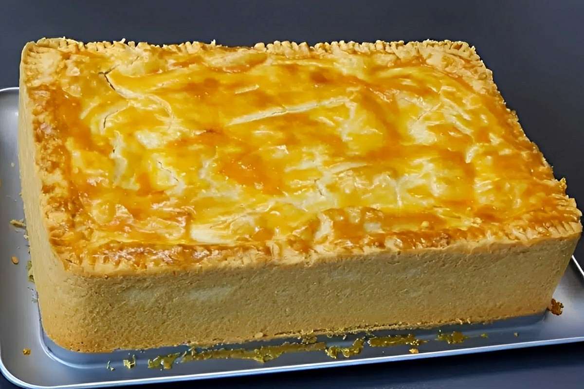 Empadão de Frango com Massa Podre que Derrete na Boca