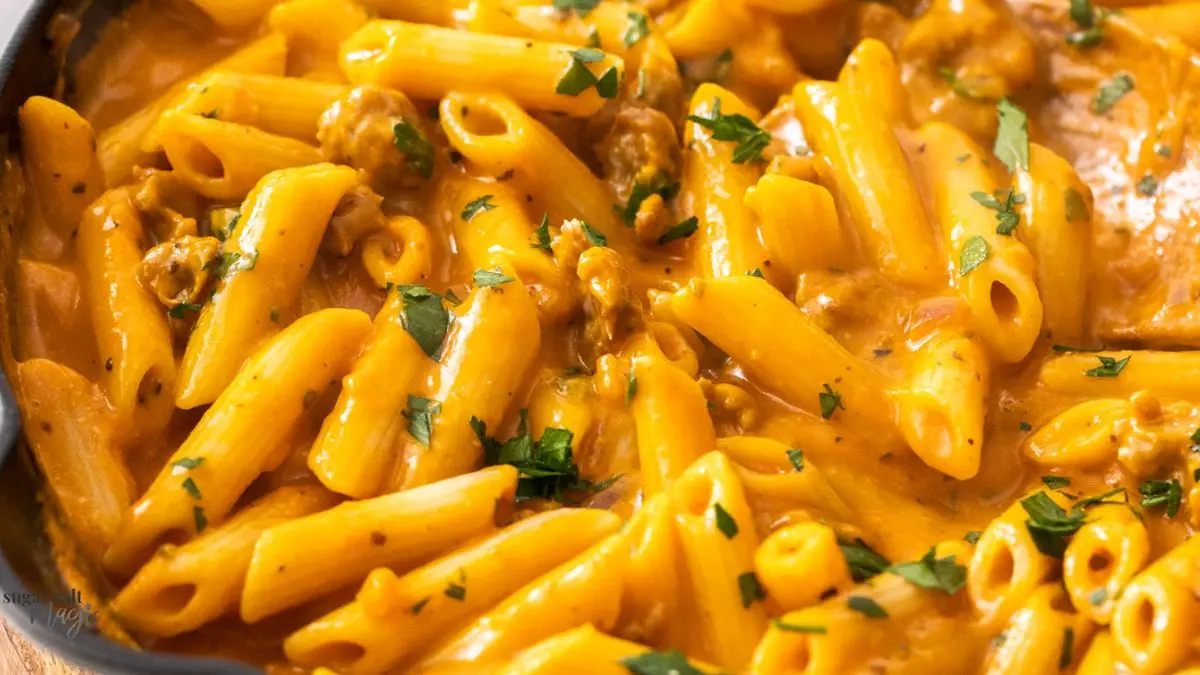 Macarrão Cremoso com Molho de Abóbora e Bacon: Uma Explosão de Sabores