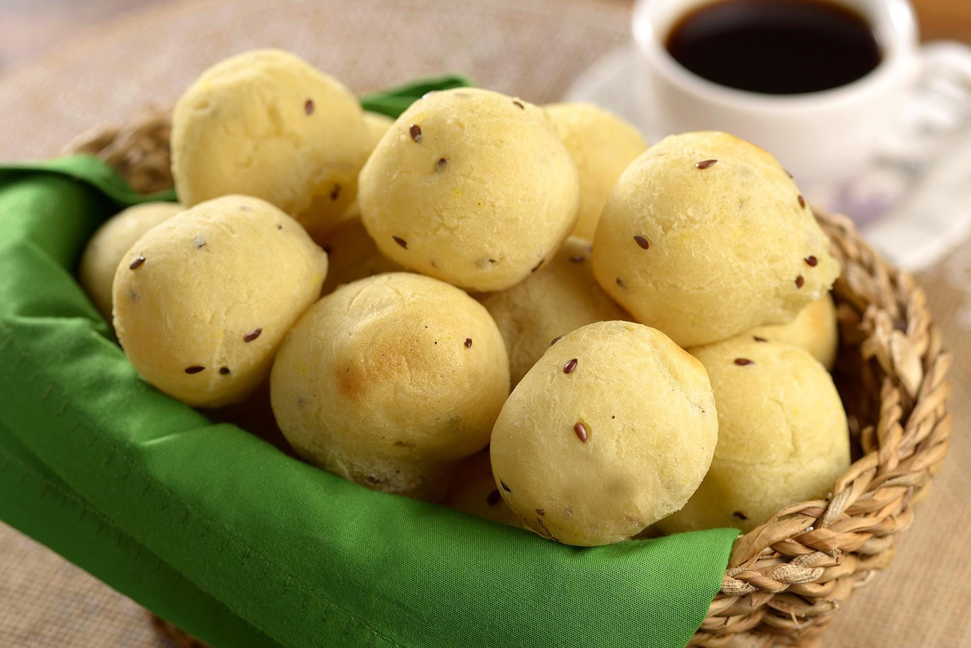 Receita de Pãozinho de Polvilho, Batata e Alecrim: Delícia na Sua Cozinha
