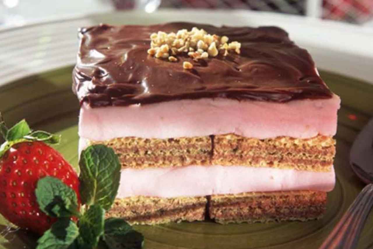 Receita de Pavê de Sorvete com Bolacha Wafer